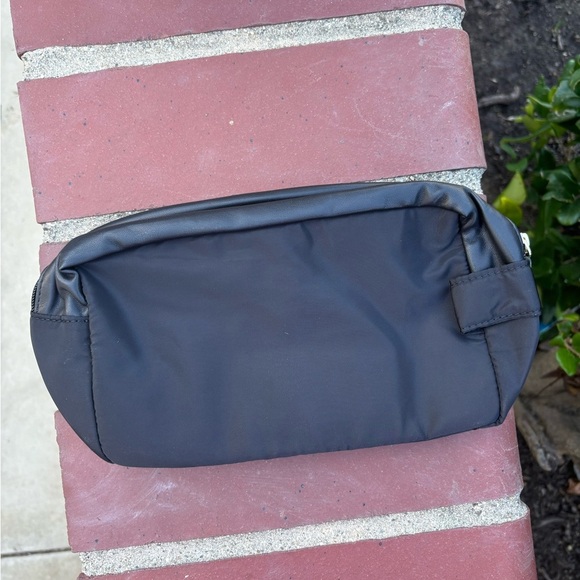 1 Million Elixir Black Pouch - Picture 5 of 5